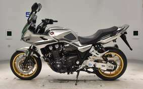 HONDA CB1300SB SUPER BOLDOR 2022 SC54