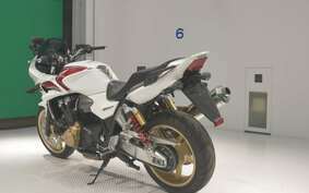 HONDA CB1300SB SUPER BOLDOR A 2013 SC54