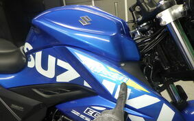 SUZUKI GIXXER 250