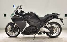 HONDA VFR1200F 2013 SC63