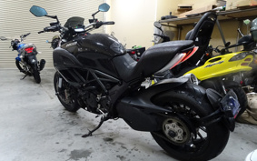 DUCATI  DUCATI DIAVEL 2011 ZDMG100ABBB