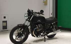 MOTO GUZZI V7 STONE 2 2015