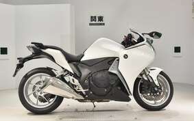 HONDA VFR1200F 2013 SC63