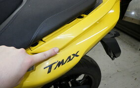 YAMAHA T-MAX 560 2022 SJ19J