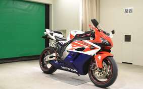 HONDA CBR1000RR 2004 SC57