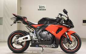 HONDA CBR1000RR 2006 SC57