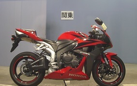 HONDA CBR600RR GEN 3 2008 PC40