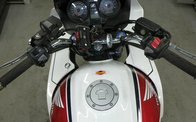 HONDA CB1300SB SUPER BOLDOR A 2013 SC54