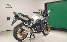 HONDA CB1300SB SUPER BOLDOR EP 2022 SC54