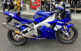 YAMAHA YZF-R1 2000 RN04