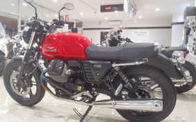 MOTO GUZZI V7 STONE 2014 LWJB