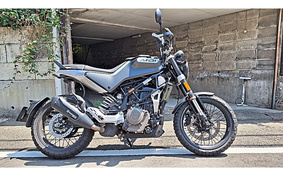 HUSQVARNA SVARTPILEN401 2021 JUJ4