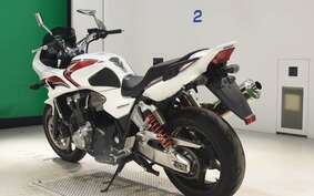 HONDA CB1300SB SUPER BOLDOR A 2010 SC54