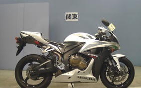 HONDA CBR600RR GEN 3 2008 PC40