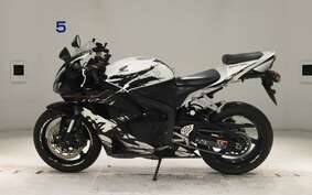 HONDA CBR600RR 2010