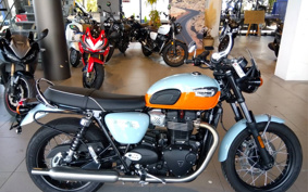 TRIUMPH TRIUMPH BONNEVILLE T100 2023 DAD70G