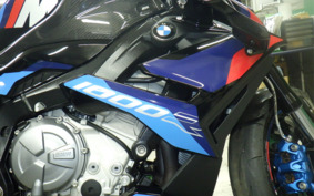 BMW M1000R 2023