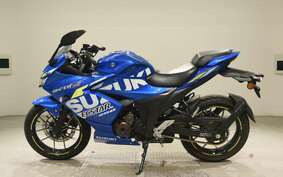 SUZUKI GIXXER 250 SF