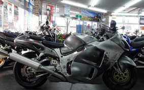 SUZUKI GSX1300R HAYABUSA 2000 GW71A