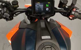 KTM 1290 SUPER  DUKE R V3940