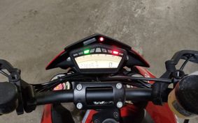 DUCATI  DUCATI  HYPERMOTARD 1100S B104AA