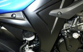 SUZUKI GSX-S125 DL32B