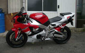 YAMAHA YZF-R1 2002 RN01