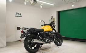 MOTO GUZZI V7 STONE 2 2015