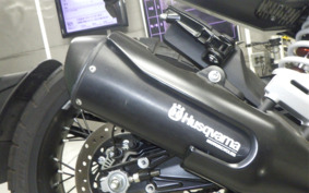 HUSQVARNA SVARTPILEN 401 2021