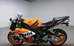 HONDA CBR1000RR 2004 SC57