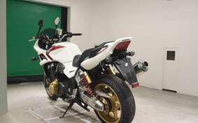 HONDA CB1300SB SUPER BOLDOR A 2012 SC54