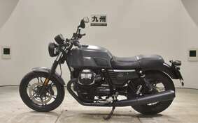 MOTO GUZZI V7 STONE 3 2019