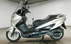 SUZUKI SKYWAVE 200 (Burgman 200) クニ 01138163