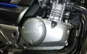 SUZUKI GSR250