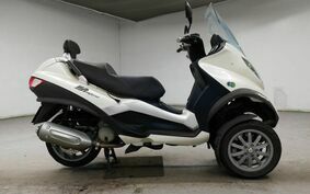 PIAGGIO MP3 Hybrid M651