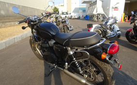 TRIUMPH TRIUMPH BONNEVILLE T100 2022 DAD70G