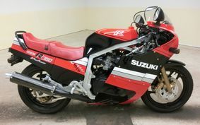 SUZUKI GSX-R750 1986 GR71F