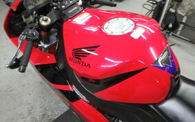 HONDA CBR1000RR 2004 SC57