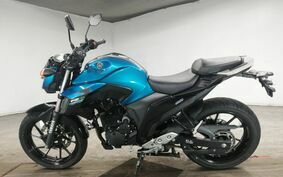 YAMAHA FZ25 RG42