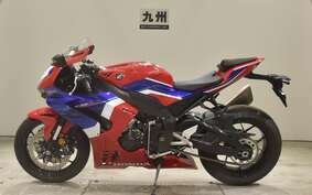 HONDA CBR1000RR R 2024 SC82