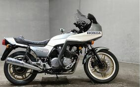 HONDA CB900F Boldor 2023 SC01