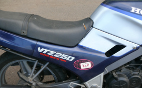 HONDA VTZ250 MC15