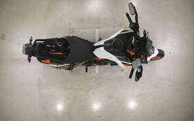 KTM 890 DUKE R 2022