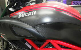 DUCATI DIAVEL Carbon 2013