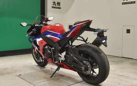 HONDA CBR1000RR R 2024 SC82