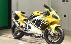 YAMAHA YZF-R1 1999 RN01