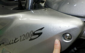 SUZUKI BANDIT 1200 S 2001 GV77A