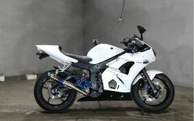 YAMAHA YZF-R6 2003 RJ051