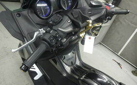 YAMAHA T-MAX 560 T 2020 SJ19J