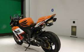 HONDA CBR1000RR 2004 SC57